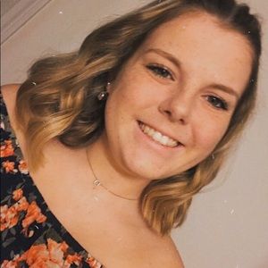 Meet your Posher, Devyn